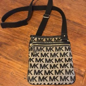 Small crossbody bag